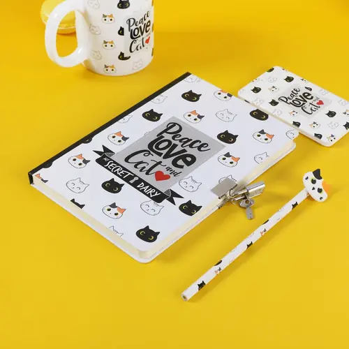Dnevnik s ključem iTotal A5 80g 96L Cat XL1899-1