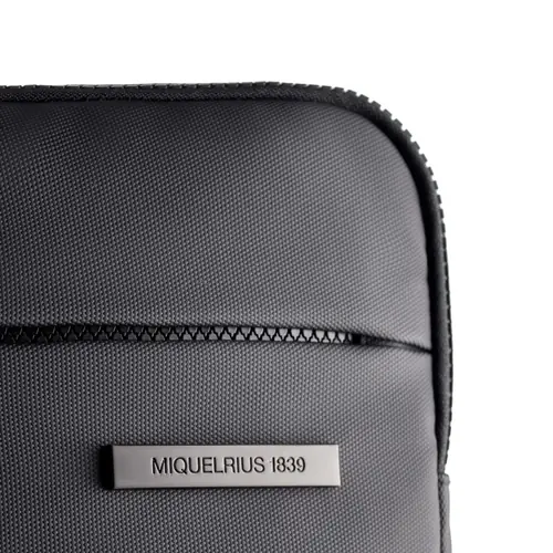 Zaštitna navlaka za prijenosno računalo Miquelrius crna 15" i 16" 39x29x3cm MR16985-5